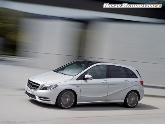 Mercedes Compact sports tourer the new B Class 2012 Picture #4 Mercedes Compact sports tourer the new B Class 2012 Picture #4