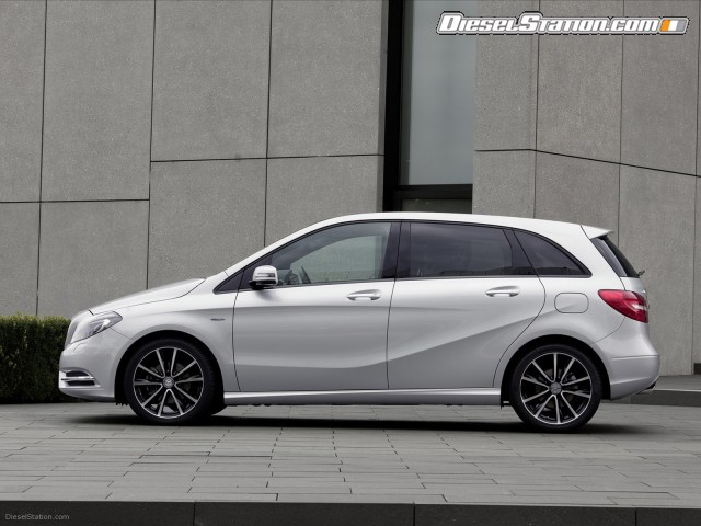 Mercedes Compact sports tourer the new B Class 2012 Picture #16 Mercedes Compact sports tourer the new B Class 2012 Picture #16