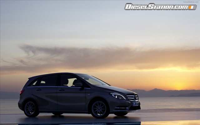 Mercedes Compact sports tourer the new B Class 2012 Widescreen Picture #28 Mercedes Compact sports tourer the new B Class 2012 Widescreen Picture #28