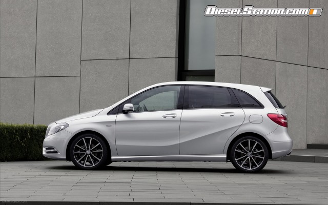 Mercedes Compact sports tourer the new B Class 2012 Widescreen Picture #10 Mercedes Compact sports tourer the new B Class 2012 Widescreen Picture #10