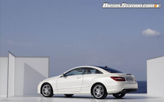 Mercedes E Klasse Coupe 2011 Widescreen Picture #3 Mercedes E Klasse Coupe 2011 Widescreen Picture #3