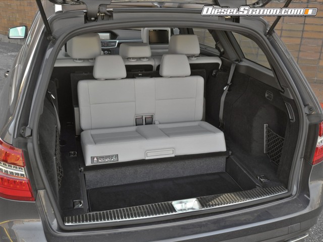 Mercedes E350 4MATIC Wagon 2011 Picture #2 Mercedes E350 4MATIC Wagon 2011 Picture #2