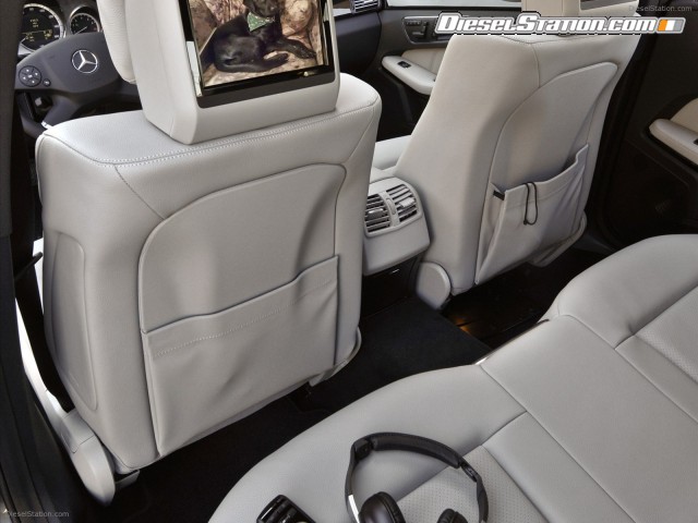 Mercedes E350 4MATIC Wagon 2011 Picture #57 Mercedes E350 4MATIC Wagon 2011 Picture #57