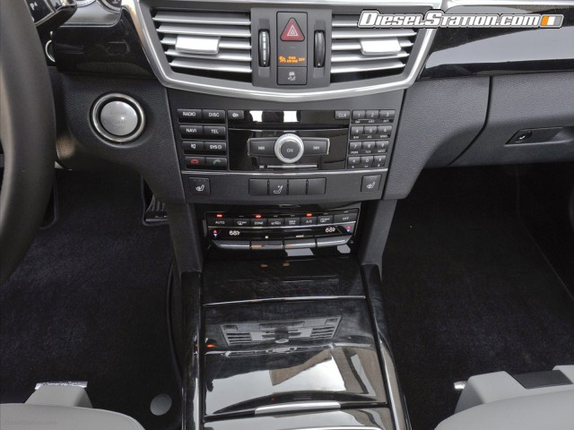 Mercedes E350 4MATIC Wagon 2011 Picture #36 Mercedes E350 4MATIC Wagon 2011 Picture #36