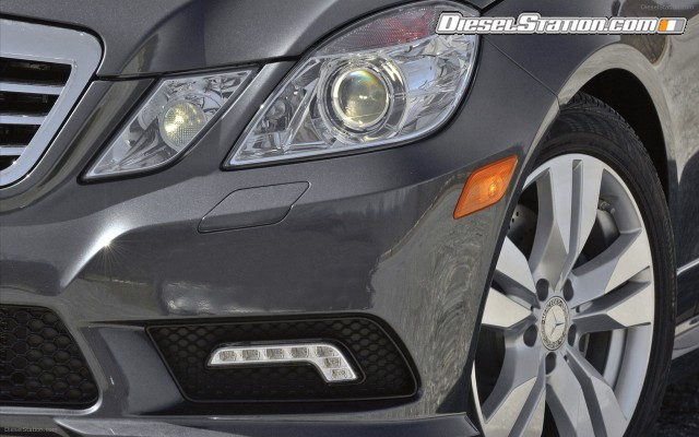 Mercedes E350 4MATIC Wagon 2011 Widescreen Picture #48 Mercedes E350 4MATIC Wagon 2011 Widescreen Picture #48