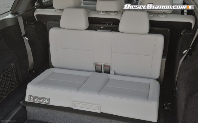 Mercedes E350 4MATIC Wagon 2011 Widescreen Picture #42 Mercedes E350 4MATIC Wagon 2011 Widescreen Picture #42