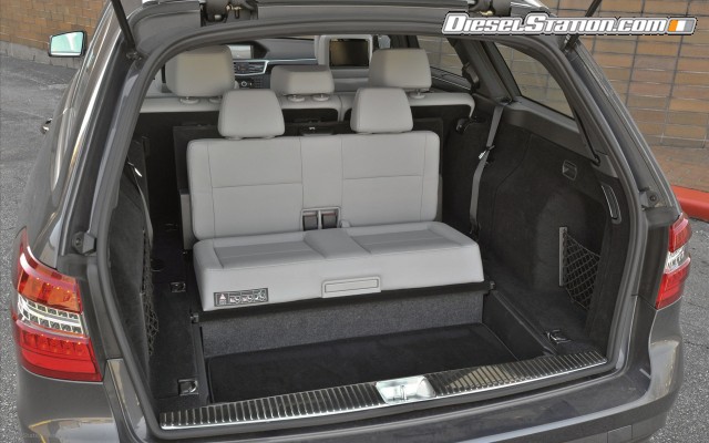 Mercedes E350 4MATIC Wagon 2011 Widescreen Picture #15 Mercedes E350 4MATIC Wagon 2011 Widescreen Picture #15