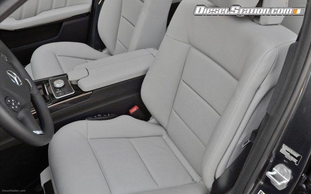 Mercedes E350 4MATIC Wagon 2011 Widescreen Picture #29 Mercedes E350 4MATIC Wagon 2011 Widescreen Picture #29