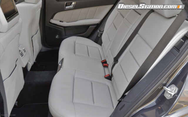 Mercedes E350 4MATIC Wagon 2011 Widescreen Picture #1 Mercedes E350 4MATIC Wagon 2011 Widescreen Picture #1