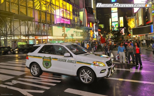 Mercedes Fashion Ranger 2011 Widescreen Picture #4 Mercedes Fashion Ranger 2011 Widescreen Picture #4