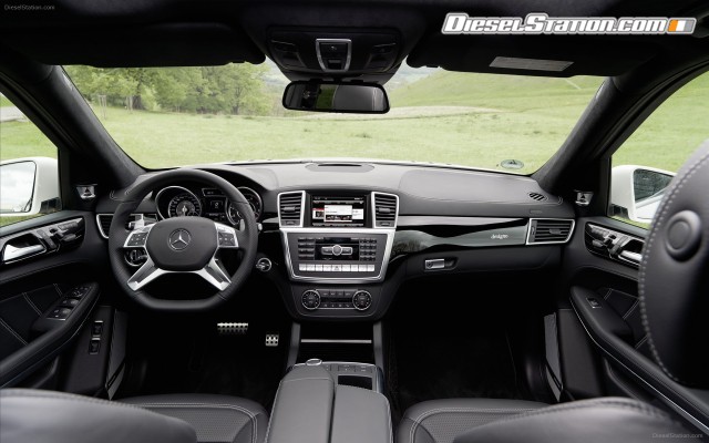 Mercedes GL63 AMG 2013 Widescreen Picture #2 Mercedes GL63 AMG 2013 Widescreen Picture #2