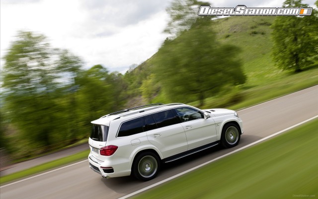 Mercedes GL63 AMG 2013 Widescreen Picture #0 Mercedes GL63 AMG 2013 Widescreen Picture #0
