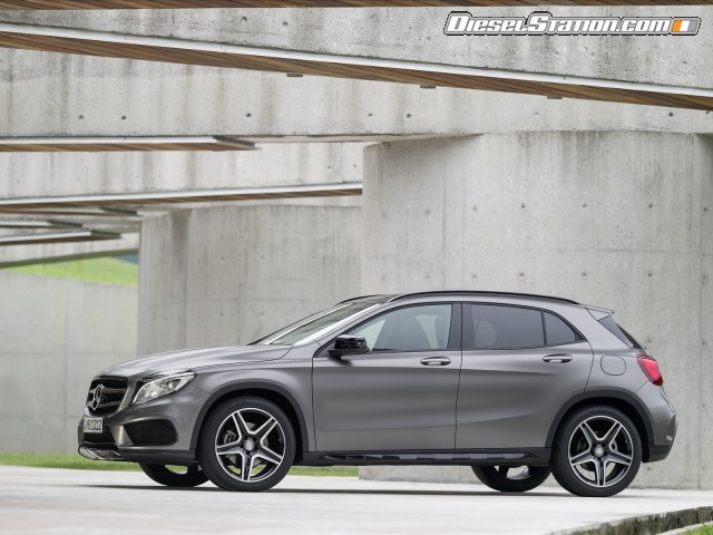 Mercedes GLA250 2015 Picture #1 Mercedes GLA250 2015 Picture #1