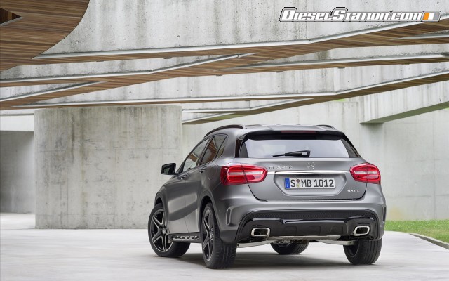 Mercedes GLA250 2015 Widescreen Picture #4 Mercedes GLA250 2015 Widescreen Picture #4