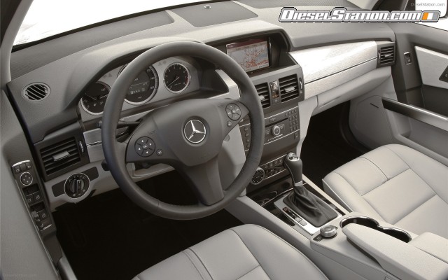 Mercedes GLK350 4MATIC 2010 Widescreen Picture #1 Mercedes GLK350 4MATIC 2010 Widescreen Picture #1