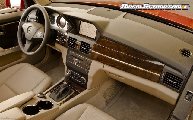 Mercedes GLK350 4MATIC 2010 Widescreen Picture #11 Mercedes GLK350 4MATIC 2010 Widescreen Picture #11