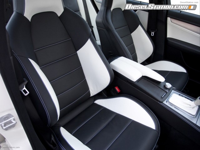 Mercedes Kicherer C63 White Edition 2011 Picture #10 Mercedes Kicherer C63 White Edition 2011 Picture #10