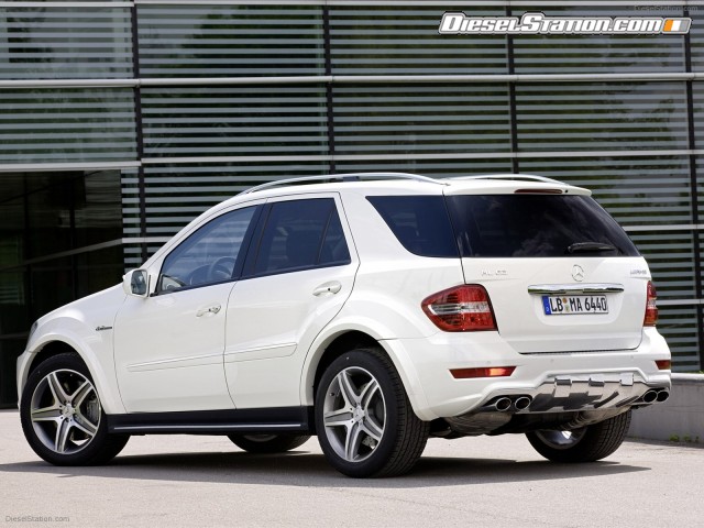 Mercedes ML 63 AMG 2011 Picture #3 Mercedes ML 63 AMG 2011 Picture #3