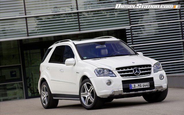 Mercedes ML 63 AMG 2011 Widescreen Picture #13 Mercedes ML 63 AMG 2011 Widescreen Picture #13
