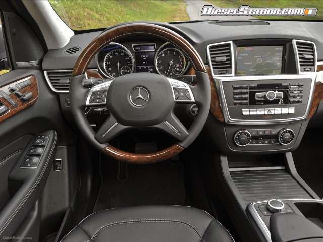 Mercedes ML350 4MATIC 2012 Picture #30 Mercedes ML350 4MATIC 2012 Picture #30