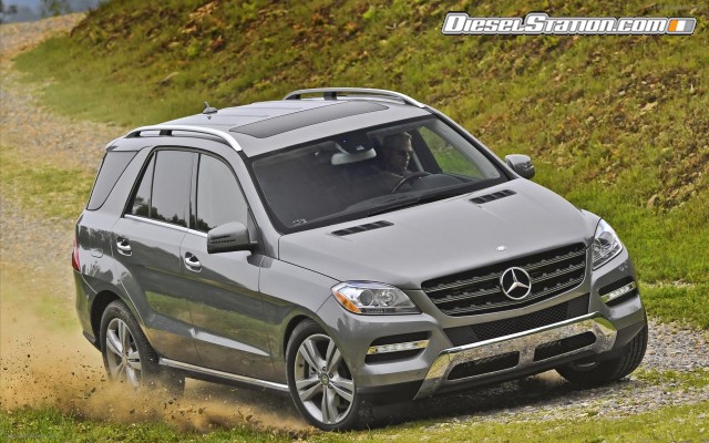Mercedes ML350 4MATIC 2012 Widescreen Picture #2 Mercedes ML350 4MATIC 2012 Widescreen Picture #2