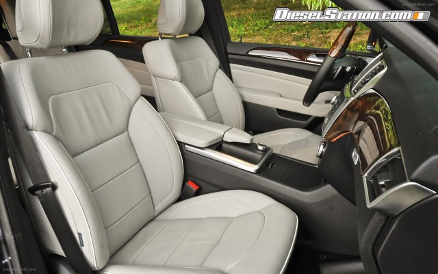 Mercedes ML350 4MATIC 2012 Widescreen Picture #17 Mercedes ML350 4MATIC 2012 Widescreen Picture #17