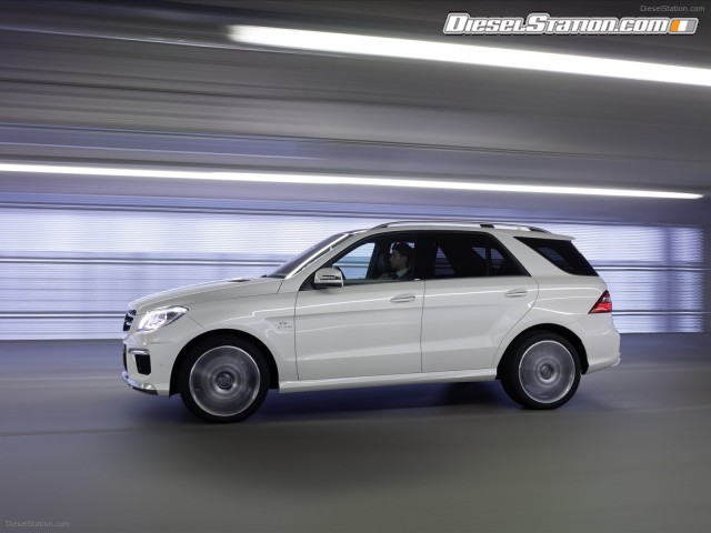 Mercedes ML63 AMG 2012 Picture #32 Mercedes ML63 AMG 2012 Picture #32