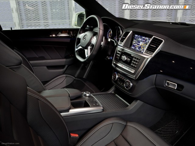 Mercedes ML63 AMG 2012 Picture #8 Mercedes ML63 AMG 2012 Picture #8