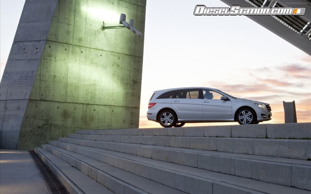 Mercedes R Class 2011 Widescreen Picture #30 Mercedes R Class 2011 Widescreen Picture #30
