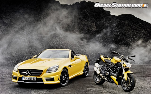 Mercedes SLK55 AMG Ducati Streetfighter 848 Widescreen Picture #3 Mercedes SLK55 AMG Ducati Streetfighter 848 Widescreen Picture #3