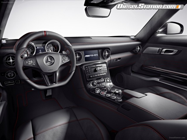 Mercedes SLS AMG GT 2013 Picture #2 Mercedes SLS AMG GT 2013 Picture #2