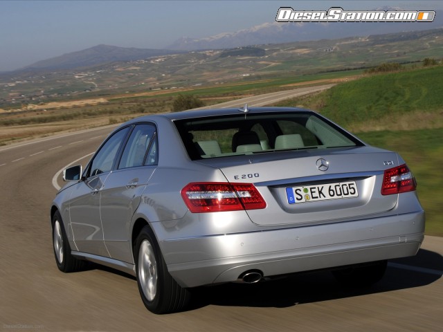 Mercedes debuts new efficient four cylinder E Class models Picture #0 Mercedes debuts new efficient four cylinder E Class models Picture #0