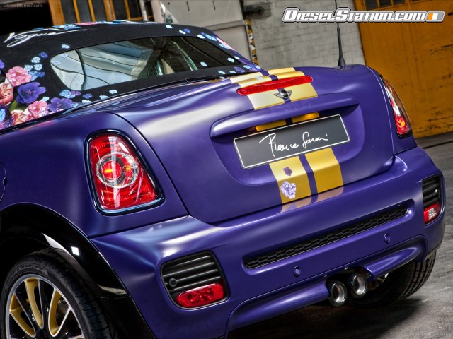 Mini Life Ball 2012 Picture #2 Mini Life Ball 2012 Picture #2