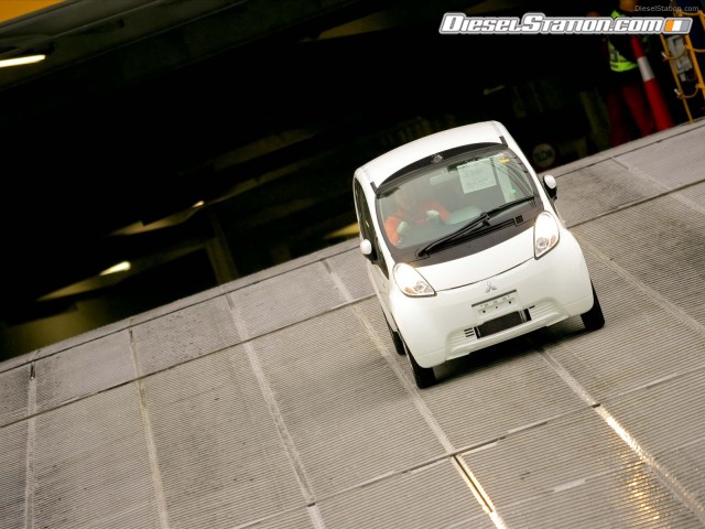 Mitsubishi 2010 i MiEV Picture #16 Mitsubishi 2010 i MiEV Picture #16