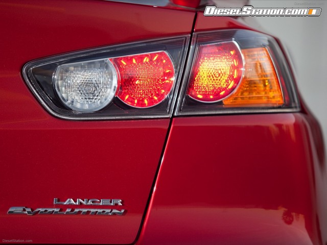 Mitsubishi Lancer Evolution GSR 2010 Picture #24 Mitsubishi Lancer Evolution GSR 2010 Picture #24