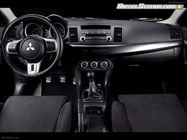Mitsubishi Lancer Evolution GSR 2010 Picture #8 Mitsubishi Lancer Evolution GSR 2010 Picture #8