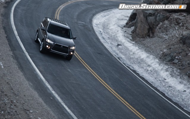 Mitsubishi Outlander GT 2011 Widescreen Picture #4 Mitsubishi Outlander GT 2011 Widescreen Picture #4