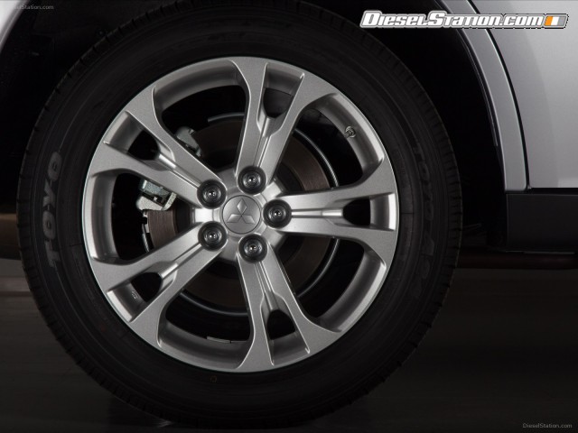 Mitsubishi Outlander GT 2014 Picture #44 Mitsubishi Outlander GT 2014 Picture #44