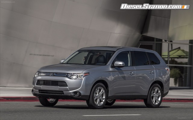Mitsubishi Outlander GT 2014 Widescreen Picture #9 Mitsubishi Outlander GT 2014 Widescreen Picture #9