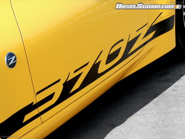 Nissan 2010 370Z Yellow Picture #4 Nissan 2010 370Z Yellow Picture #4