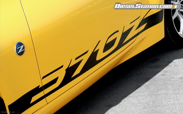 Nissan 2010 370Z Yellow Widescreen Picture #3 Nissan 2010 370Z Yellow Widescreen Picture #3