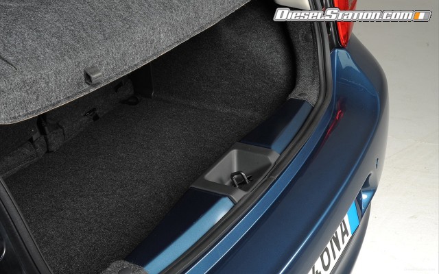 Nissan Micra 2014 Widescreen Picture #25 Nissan Micra 2014 Widescreen Picture #25