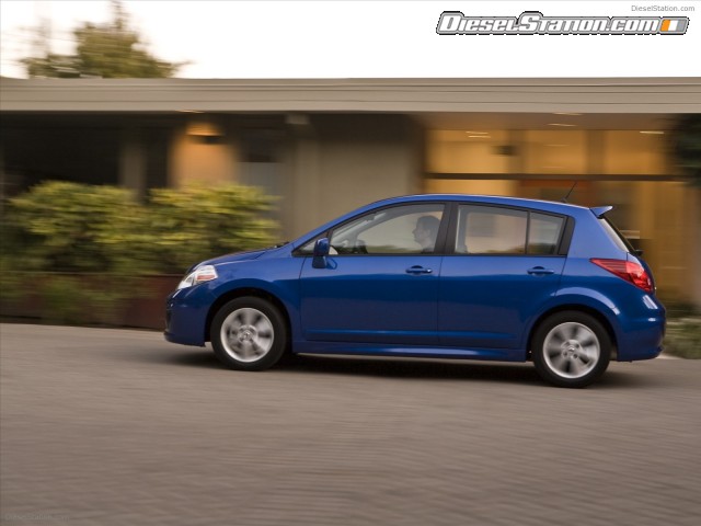 Nissan Versa 1 8 2010 Picture #21 Nissan Versa 1 8 2010 Picture #21