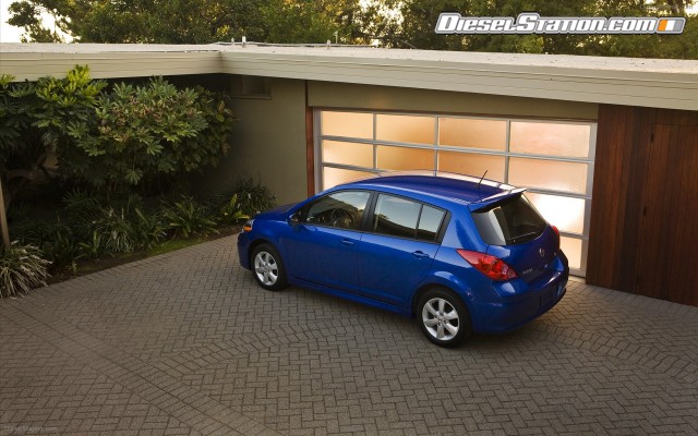 Nissan Versa 1 8 2010 Widescreen Picture #15 Nissan Versa 1 8 2010 Widescreen Picture #15