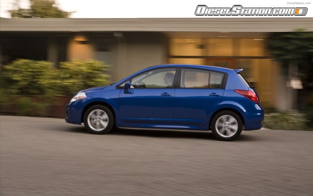 Nissan Versa 1 8 2010 Widescreen Picture #1 Nissan Versa 1 8 2010 Widescreen Picture #1
