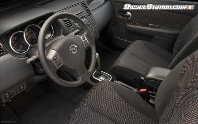 Nissan Versa 1 8 2010 Widescreen Picture #11 Nissan Versa 1 8 2010 Widescreen Picture #11