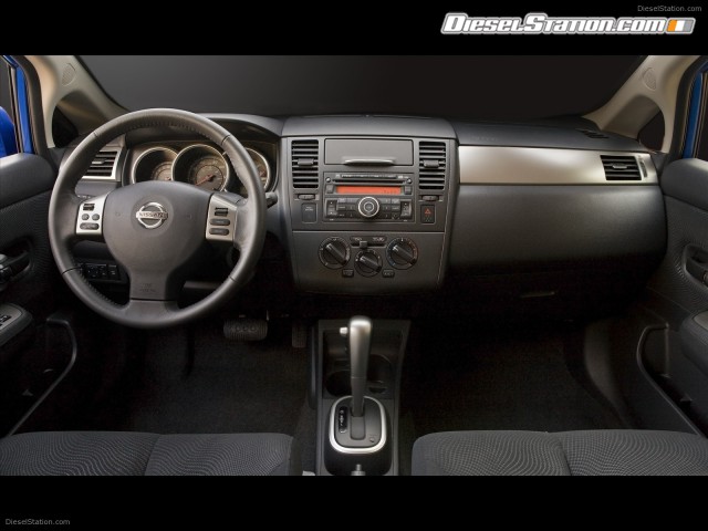 Nissan Versa 2010 Picture #4 Nissan Versa 2010 Picture #4
