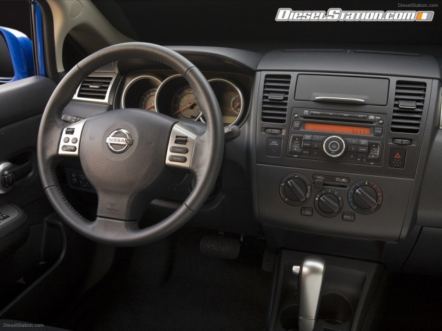 Nissan Versa Hatchback 2012 Picture #11 Nissan Versa Hatchback 2012 Picture #11