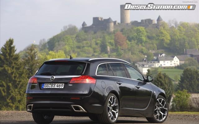 Opel 2010 Insignia OPC Sports Tourer Widescreen Picture #2 Opel 2010 Insignia OPC Sports Tourer Widescreen Picture #2