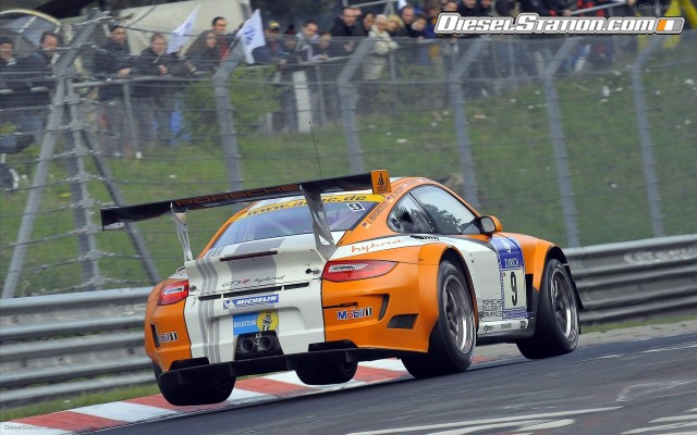 Porsche 911 GT3 at Le Mans 2010 Widescreen Picture #11 Porsche 911 GT3 at Le Mans 2010 Widescreen Picture #11